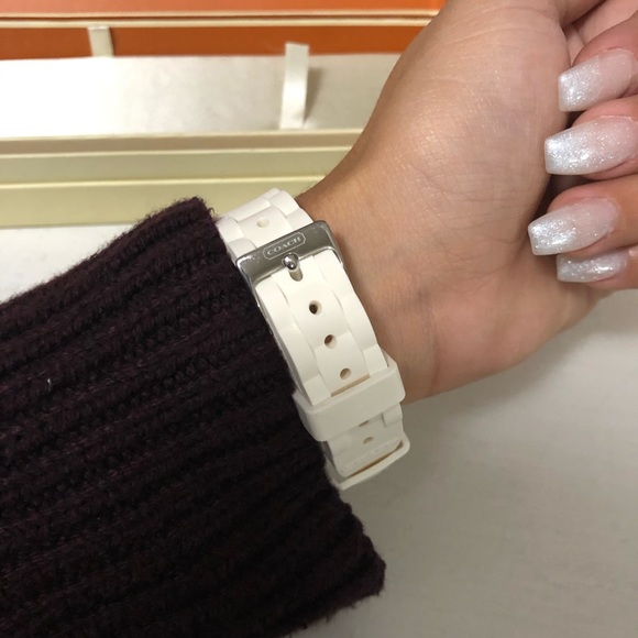 Coach Watch - Picture 4 of 4
